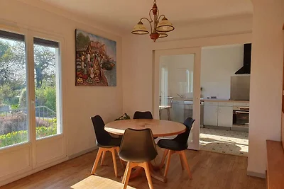 Angenehmes Ferienhaus zwischen Land und Meer