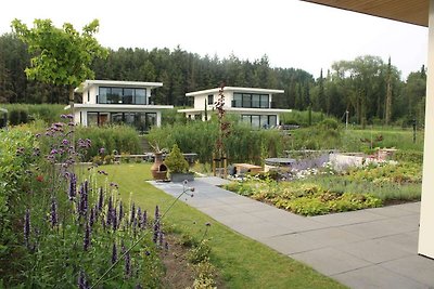 Villa am Wasser in der Nähe des Veluwemeer