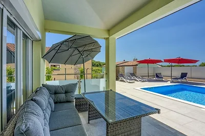 Holiday House Mila