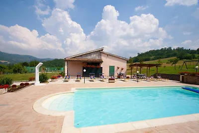 Accogliente casa vacanze con piscina in...