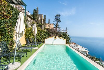 Moderne Villa in Positano mit Swimmingpool
