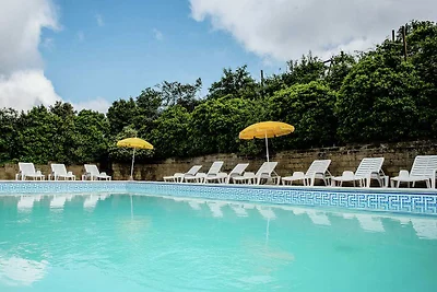 Ein idyllischer Bauernhof mit Swimmingpool