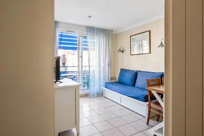 Marineblaue Residenz mit zwei Zimmern