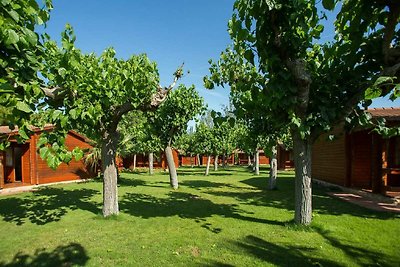 Attraente bungalow, terrazza coperta, a 1 km ...