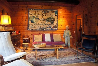 Traditionelles Chalet in den Sapois-Vogesen m...