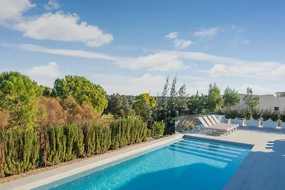 Bella villa moderna con piscina privata...