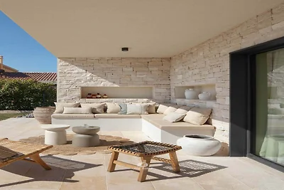 Luxusvilla mit beheiztem Infinity-Pool und...