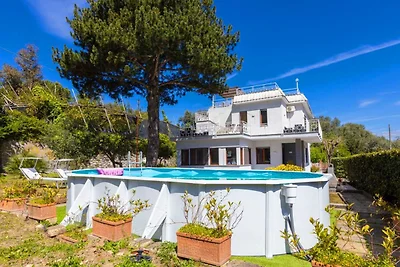 Villa a Sorrento con Piscina e Spiaggia