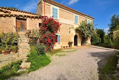 Haus in Llubá mit Pool und Grillplatz