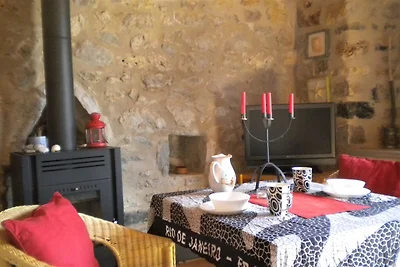 Gemütliches Ferienhaus in Leonidio mit Garten
