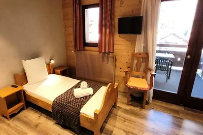 Komplett renovierte Wohnung am Fuße der...