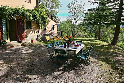 Bauernhaus außerhalb von Todi mit Gästepool