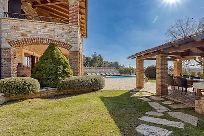 Villa in Baderna mit Schwimmbecken