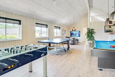18 Personen Ferienhaus in Spøttrup