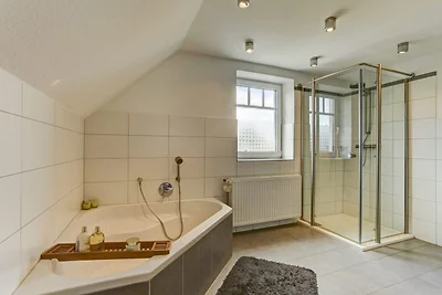 Moderna casa vacanze con giardino