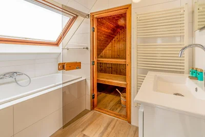 Charmante Villa mit Sauna in der Nähe von De...