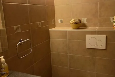 4 camere per 12 persone