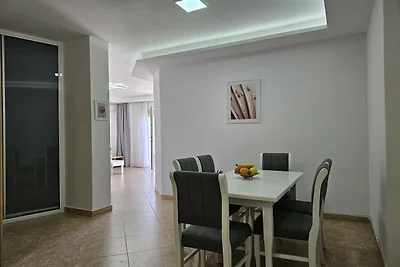 Gem�tliche und verbundene Wohnung in Saranda