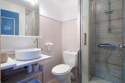 Modern appartement in de buurt van Mole