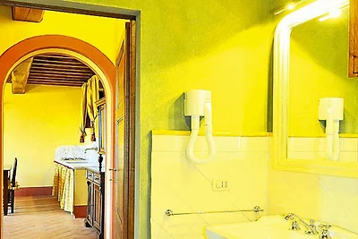 Landgut in Monte Serra mit Pool & Olivenblick
