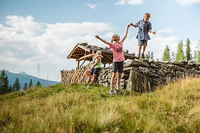 Agriturismo con laghetto balneabile
