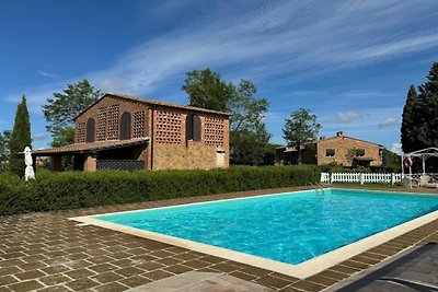 Rustiek appartement met tuin en zwembad