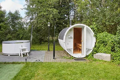 Geräumiges Ferienhaus, Pool, Sauna, Whirlpool
