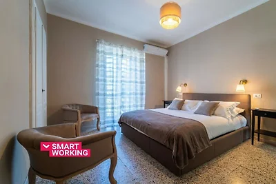 Lotus Apartment with Lakeview