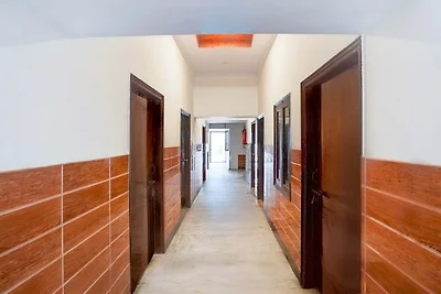 Super Hotel O Tyagi Road vicino