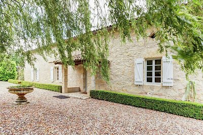 Modernes Ferienhaus mit Swimmingpool