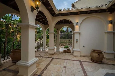 Villa in Marbella mit Schwimmbecken