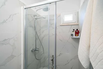 Apartment Debos - One-Bedroom Apartment with ...