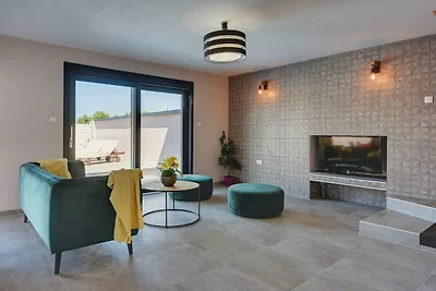 Villa in Valbandon mit Swimmingpool