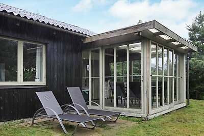 Geräumiges Ferienhaus in Blavand mit Terrasse