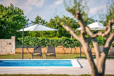 Villa in Svetvinčenat mit Schwimmbecken
