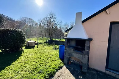 Haus in Mont-Dore mit Bergblick