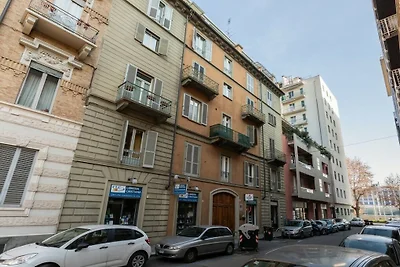 Wohnung in Torino mit Balkon und Parken