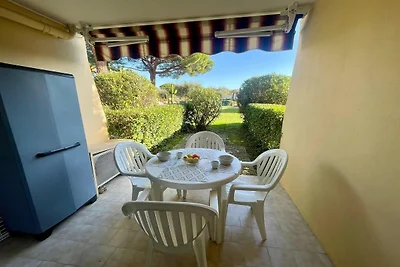 Apartment mit Zugang zu Garten und Pool