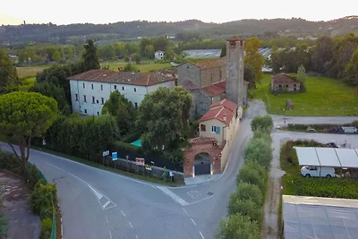 Villa in Montecarlo mit privatem Pool