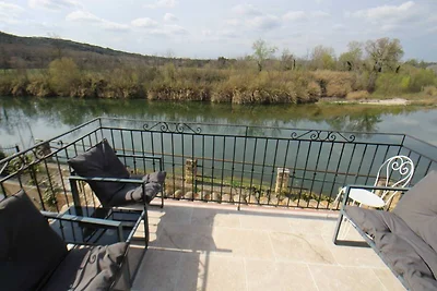 Mooie villa met uitzicht op de rivier de...