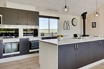 Ruhiges Ferienhaus mit Hallenbad in Jütland
