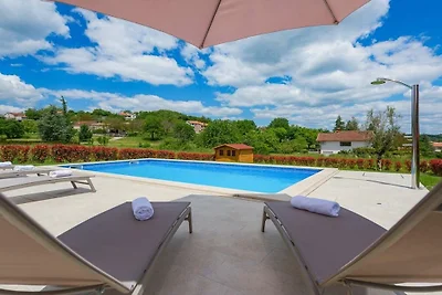 Villa in Pazin mit Schwimmbecken