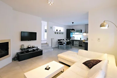 Villa Gea - Three Bedroom with Swimming Pool