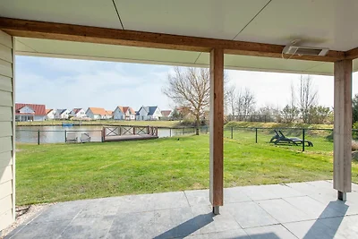 Villa mit Sauna und Ruderboot, nahe dem...
