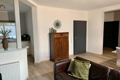 Modernes Ferienhaus mit Balkon und Terrasse n...