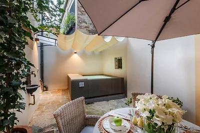 Appartement in Lucca met tuin en zwembad