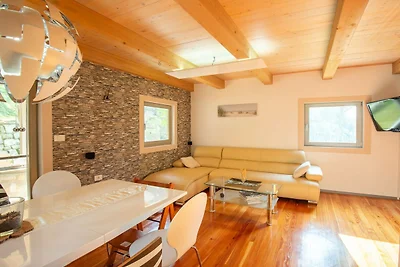 Family-Friendly Serene Retreat Holiday Home -...