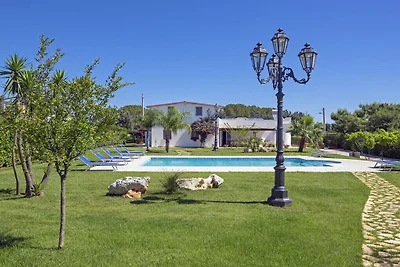 Rosso con piscina - spiaggia privata inclusa