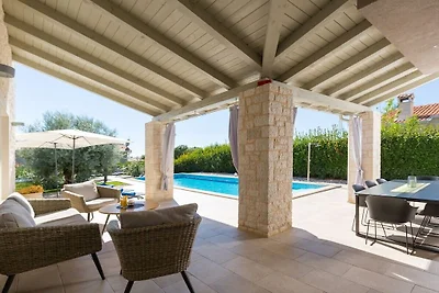 Villa in Visnjan mit Schwimmbecken