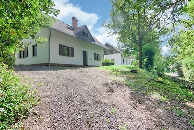 Geräumiges Ferienhaus in Javornik